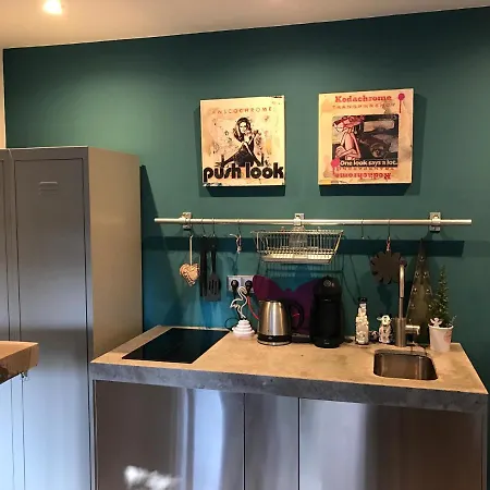 Boutique Hide & Seek, Bed & Beach Bed & Breakfast Haag